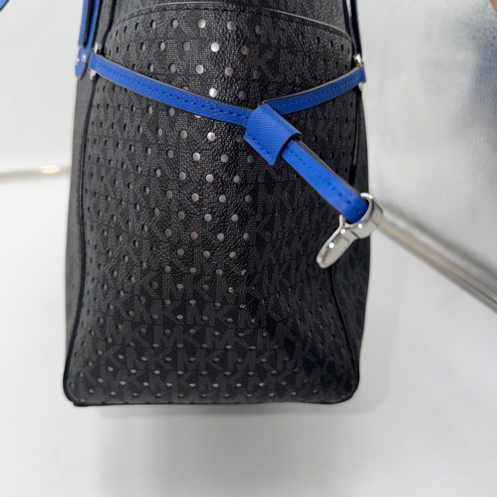 Michael Kors Voyager EW Tote Bag Black Grey Signature Logo Blue Trim - Picture 6 of 15
